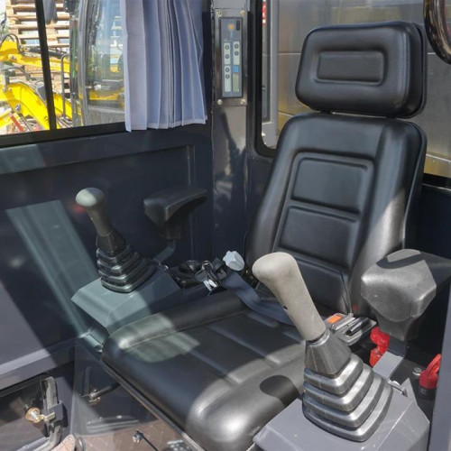 Mini excavadora Cimex CHE12RS-CAB-SB con brazo articulado