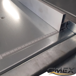 Sierra circular de mesa estacionaria 315 mm, 2200 W, mesa 1600 x 950 mm